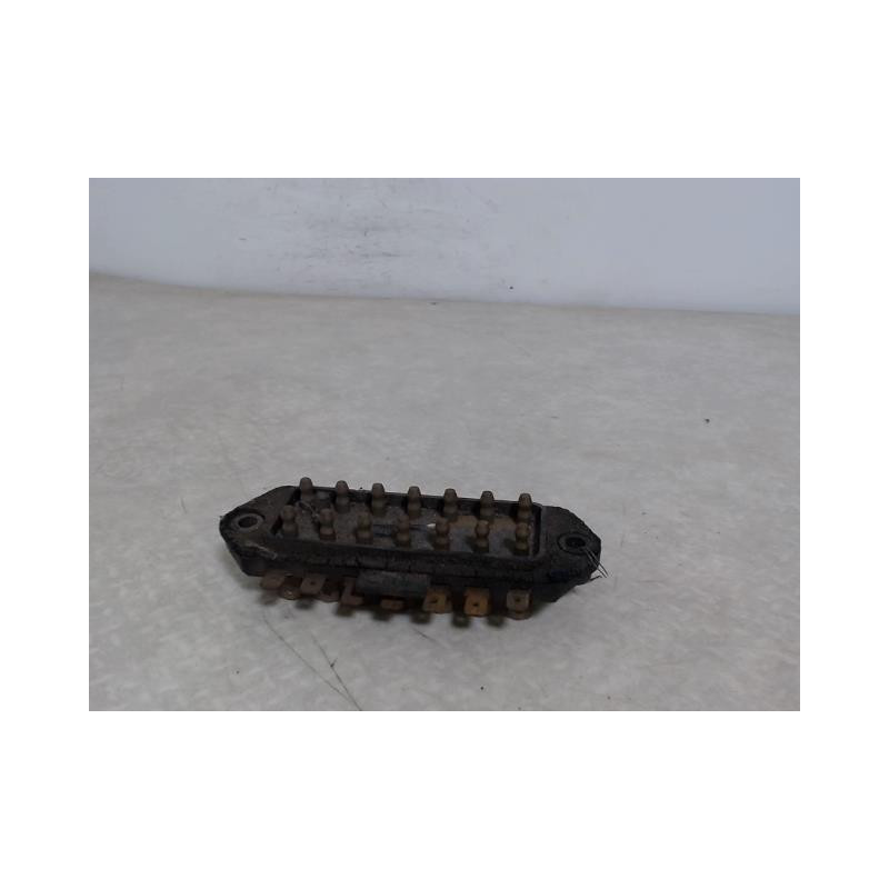 Porte fusible FORD  d’occasion