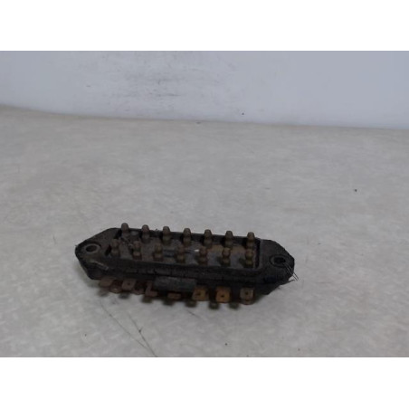 Porte fusible FORD  d’occasion