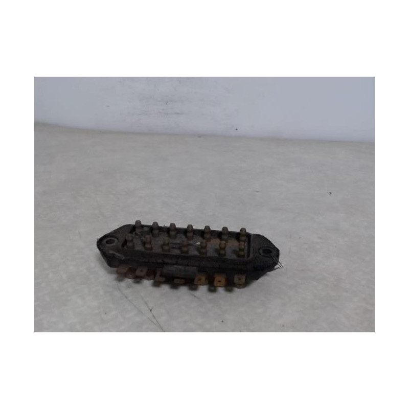 Porte fusible FORD  d’occasion