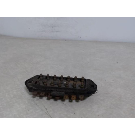 Porte fusible FORD  d’occasion