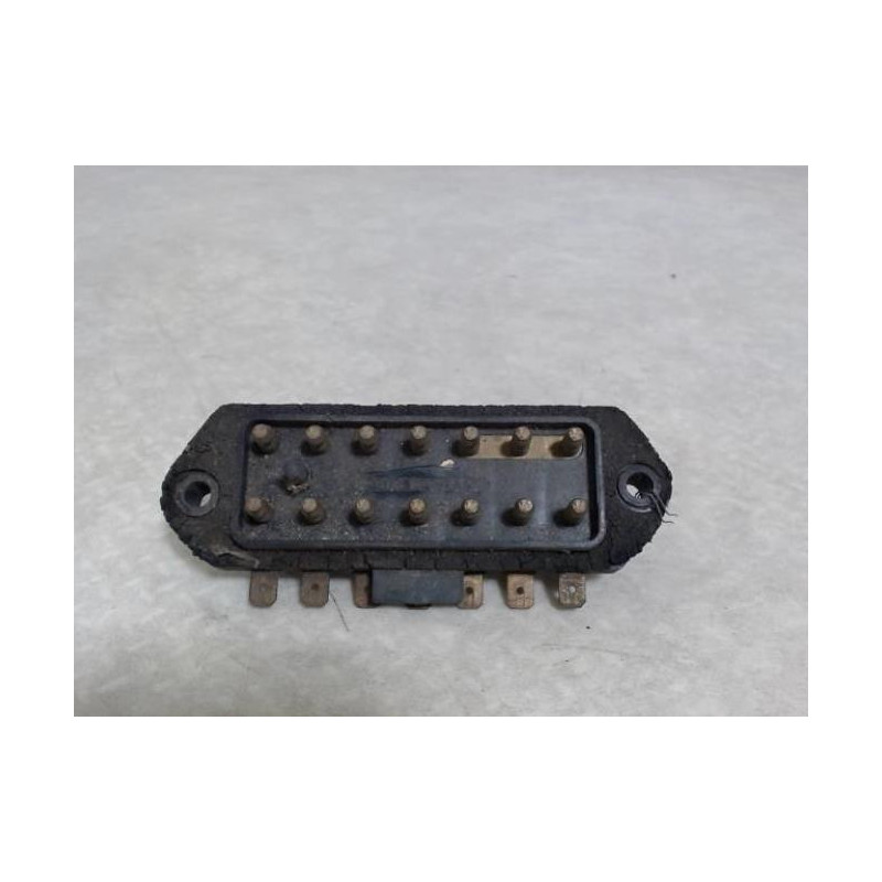 Porte fusible FORD  d’occasion
