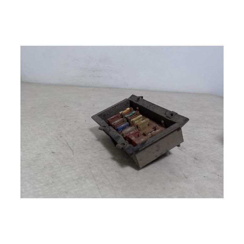 Porte fusible PEUGEOT 106 PHASE 1 d’occasion
