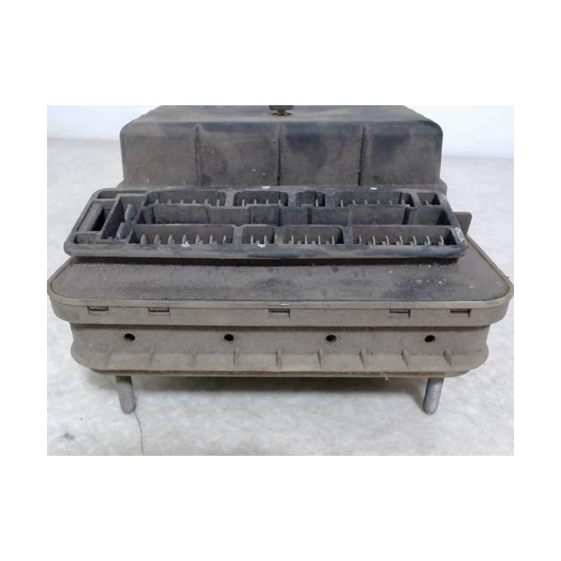 Porte fusible PEUGEOT 305 PHASE 2 d’occasion