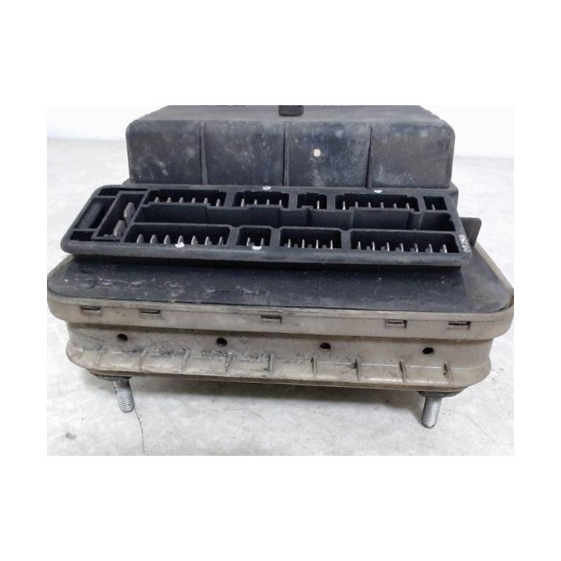 Porte fusible PEUGEOT 305 PHASE 2 d’occasion