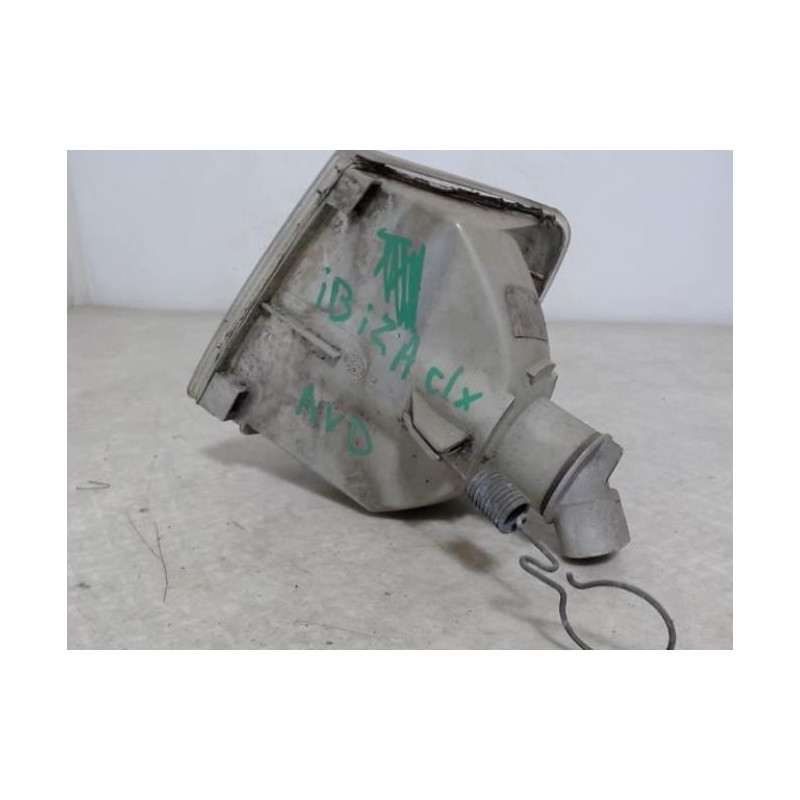 Optique avant secondaire droit (feux)(clignotant) SEAT  d’occasion