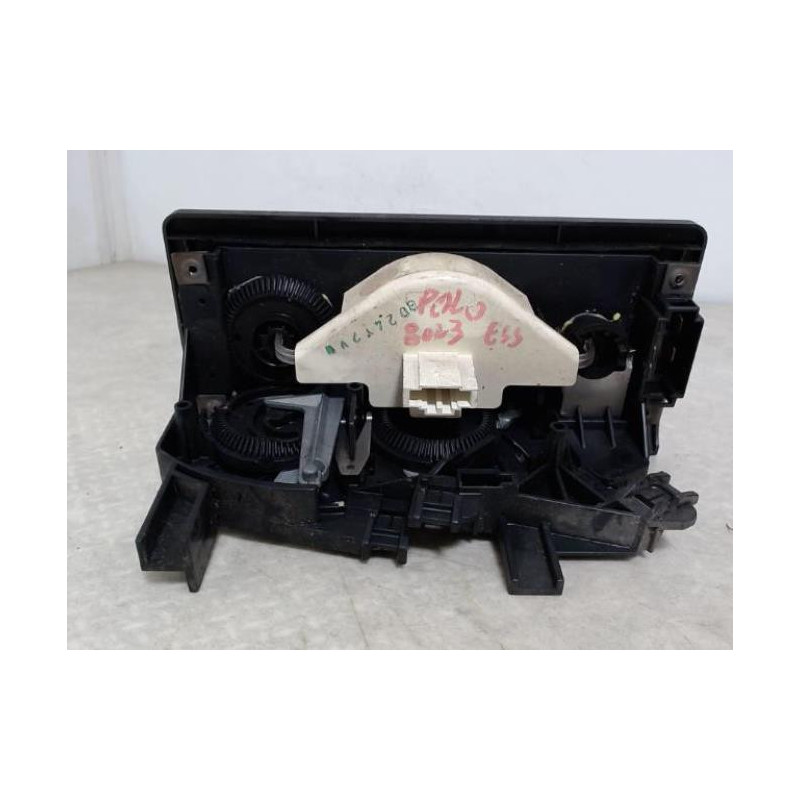 Commande chauffage VOLKSWAGEN 1.0 45 8V d’occasion