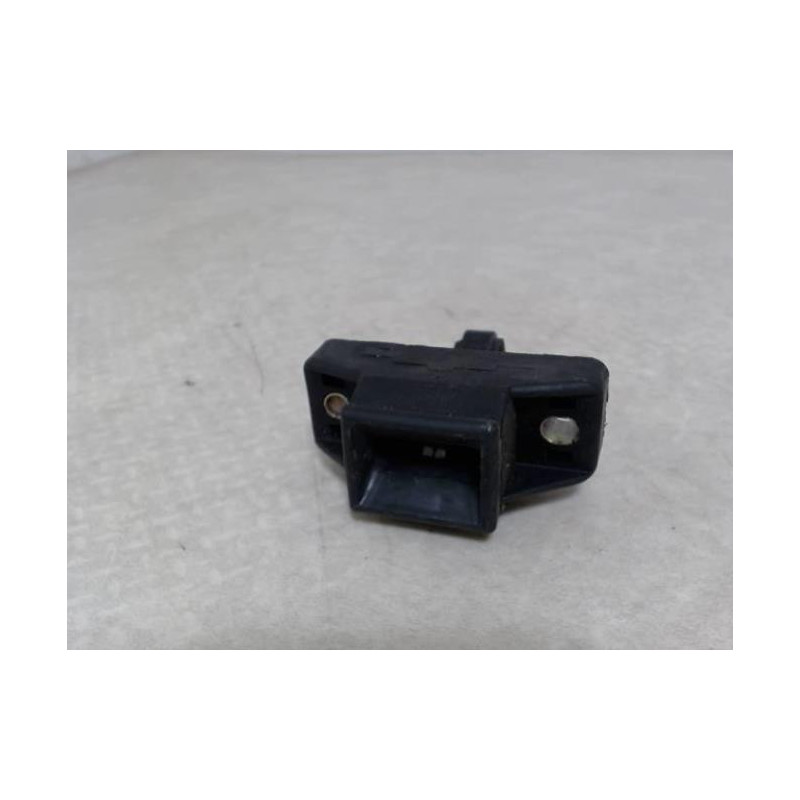 Serrure de coffre RENAULT CLIO 2 PHASE 1 d’occasion