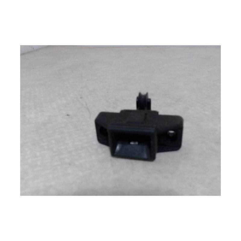 Serrure de coffre RENAULT CLIO 2 PHASE 1 d’occasion