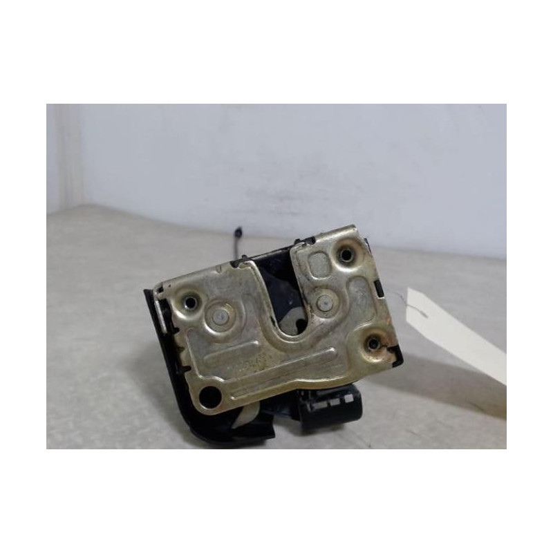 Serrure avant gauche RENAULT CLIO 2 PHASE 2 d’occasion