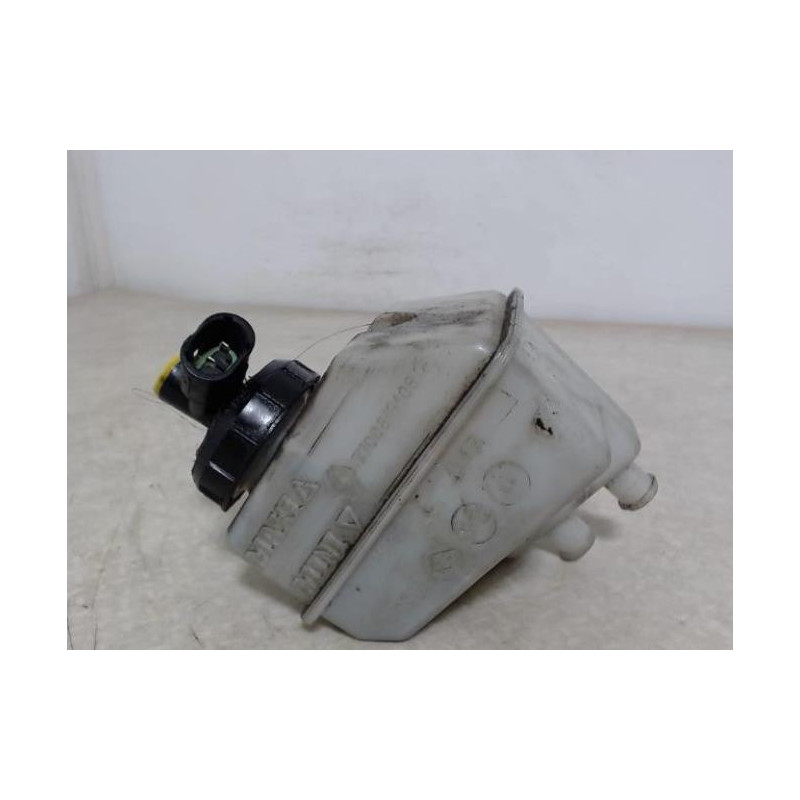 Maitre cylindre (freinage) RENAULT TWINGO 1 PHASE 2 d’occasion