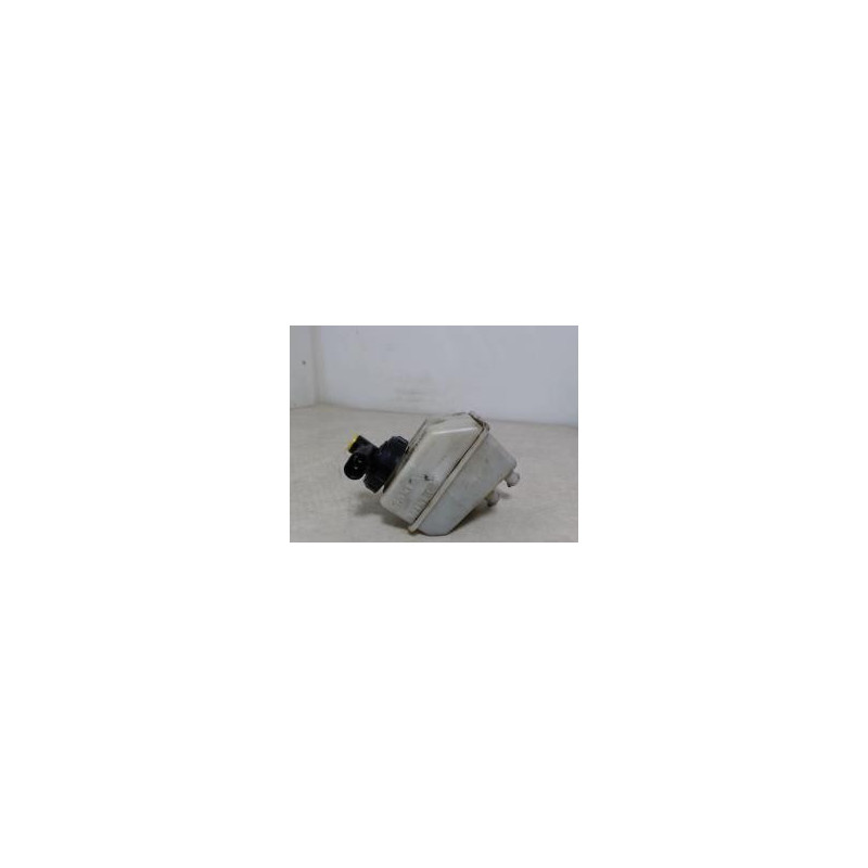 Maitre cylindre (freinage) RENAULT TWINGO 1 PHASE 3 d’occasion