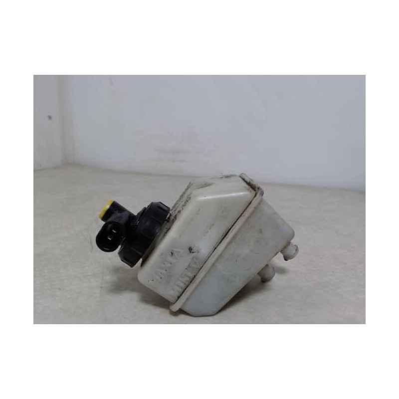 Maitre cylindre (freinage) RENAULT TWINGO 1 PHASE 3 d’occasion