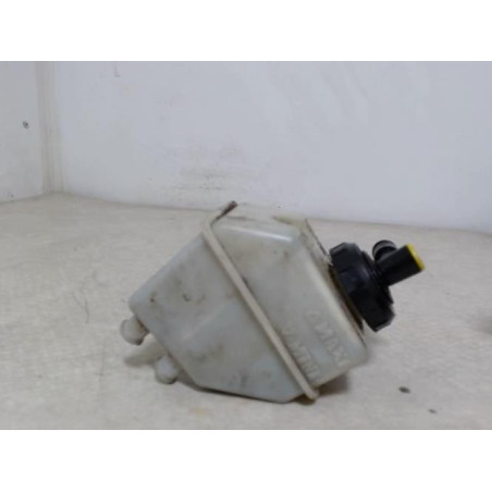 Maitre cylindre (freinage) RENAULT TWINGO 1 PHASE 3 d’occasion