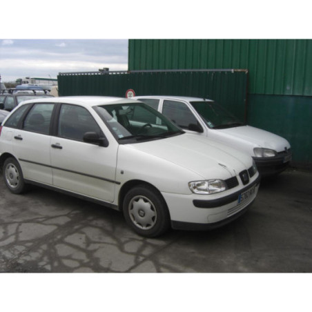 Poignee porte avant gauche SEAT IBIZA 2 PHASE 3 d’occasion