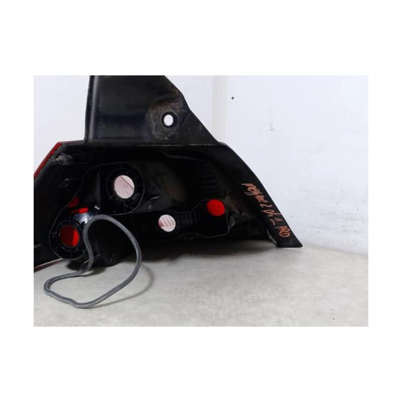 Feu arriere principal droit (feux) RENAULT MEGANE 2 PHASE 1 d’occasion