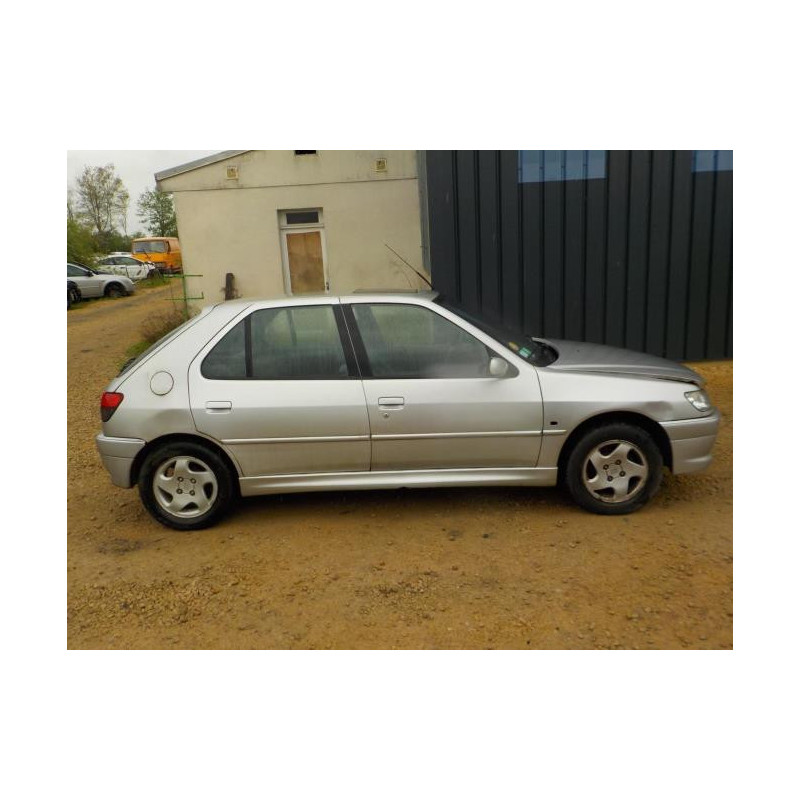 Feu arriere principal gauche (feux) PEUGEOT 306 PHASE 2 d’occasion