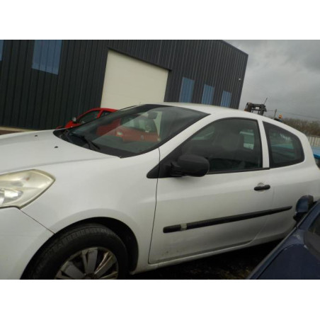 Anti brouillard droit (feux) RENAULT CLIO 3 PHASE 2 d’occasion