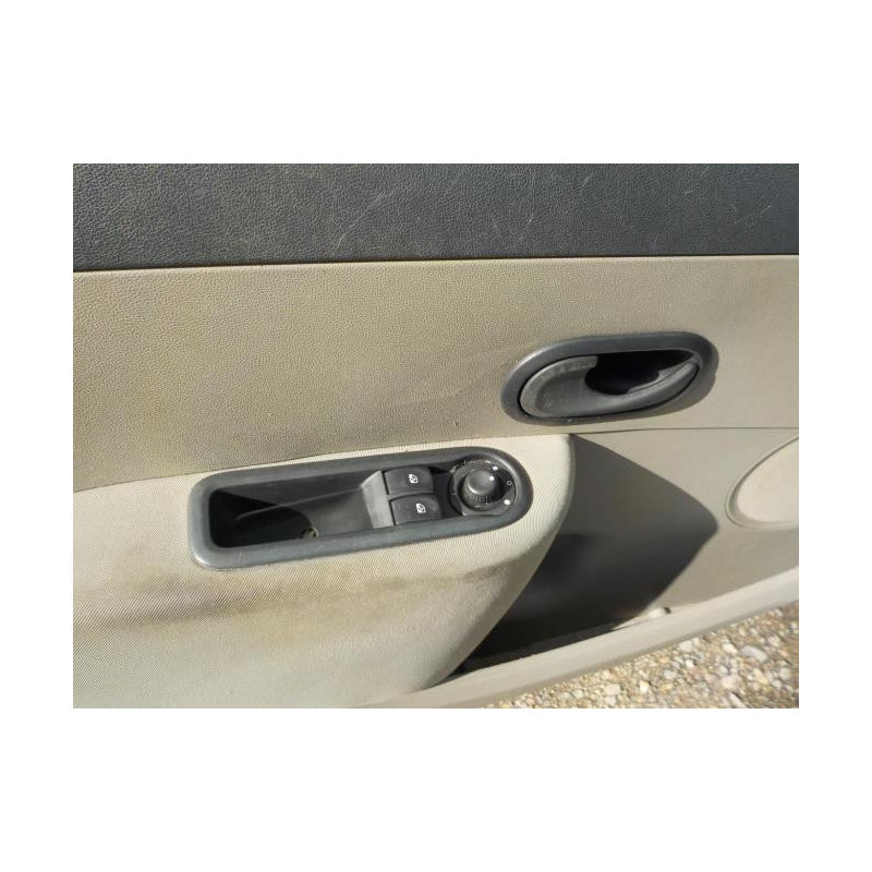 Bras essuie glace avant gauche RENAULT CLIO 3 PHASE 1 d’occasion