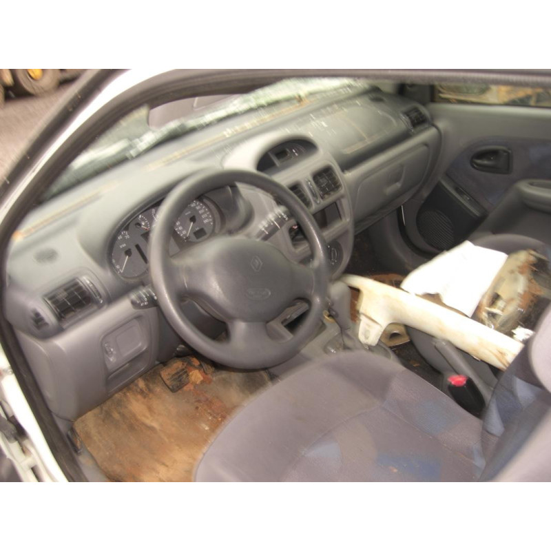 Platine feu arriere gauche RENAULT CLIO 2 PHASE 1 d’occasion