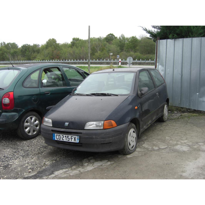 Optique avant secondaire gauche (feux)(clignotant) FIAT PUNTO 1 PHASE 1 d’occasion