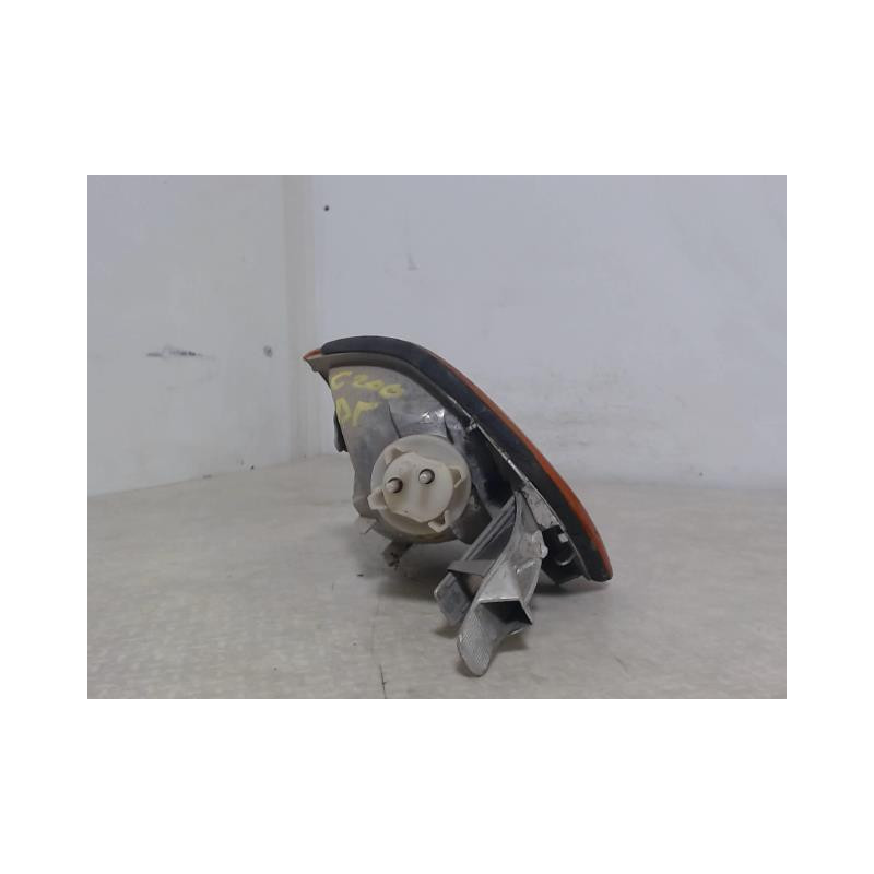 Optique avant secondaire droit (feux)(clignotant) MERCEDES 2.5 D 150 20V d’occasion