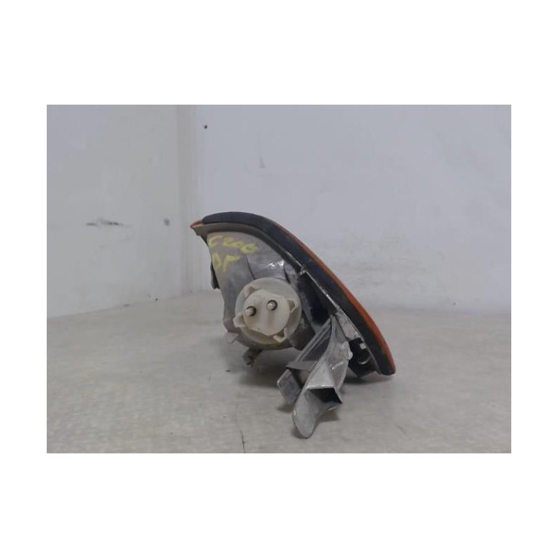 Optique avant secondaire droit (feux)(clignotant) MERCEDES 2.5 D 150 20V d’occasion