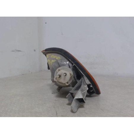 Optique avant secondaire droit (feux)(clignotant) MERCEDES 2.5 D 150 20V d’occasion