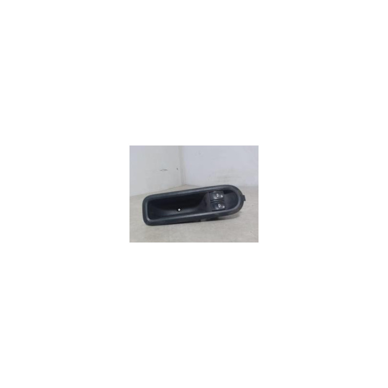 Interrupteur de leve vitre avant gauche RENAULT TWINGO 2 PHASE 1 d’occasion