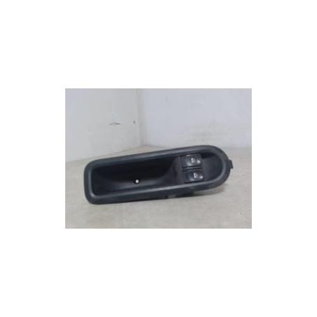Interrupteur de leve vitre avant gauche RENAULT TWINGO 2 PHASE 1 d’occasion