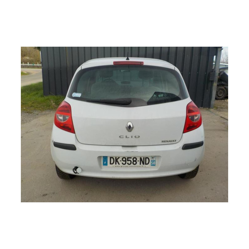 Garniture hayon RENAULT CLIO 3 PHASE 1 d’occasion