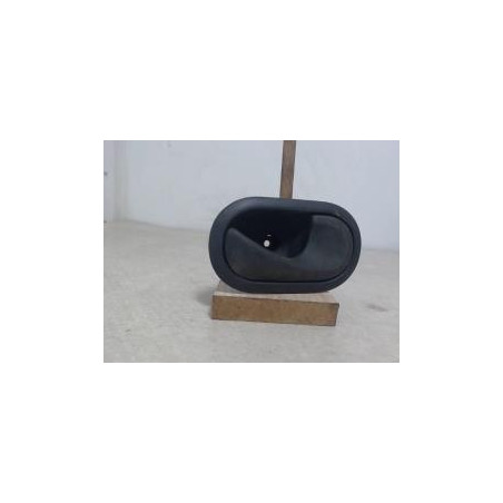 Poignee interieur avant droit RENAULT KANGOO 2 PHASE 1 d’occasion