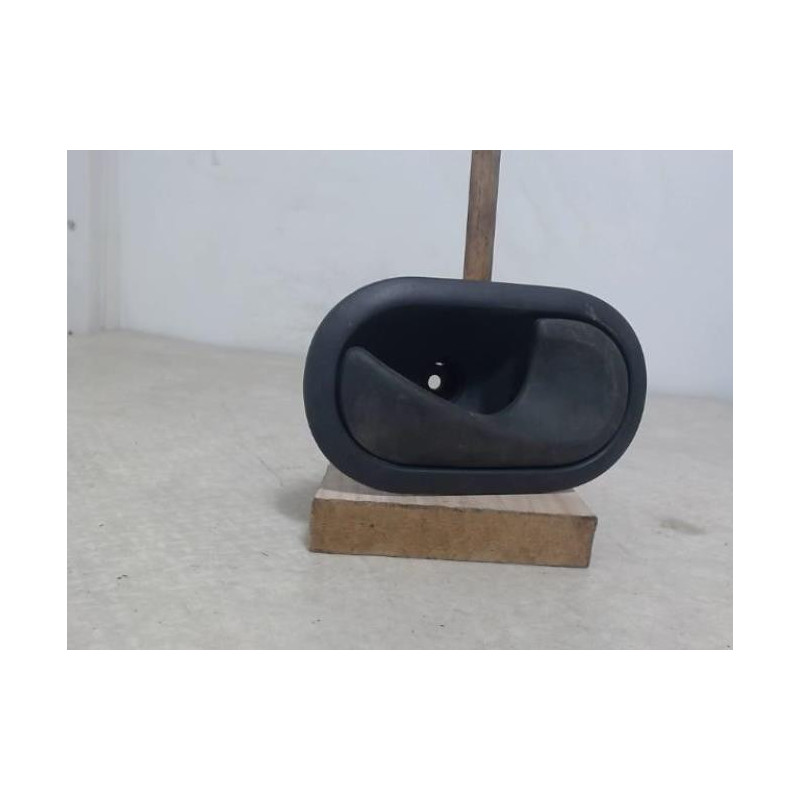 Poignee interieur avant droit RENAULT KANGOO 2 PHASE 1 d’occasion