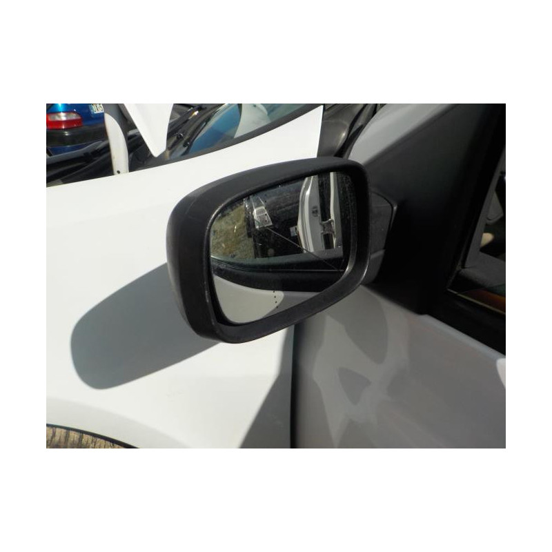 Garniture hayon RENAULT CLIO 3 PHASE 1 d’occasion