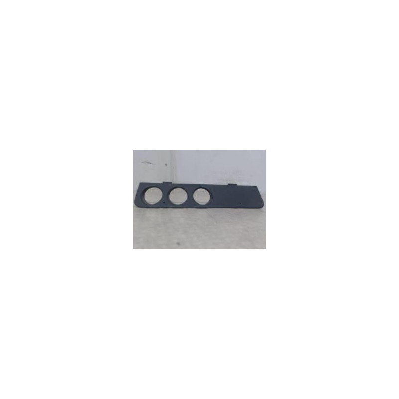 Console central (interieur plastique) PEUGEOT 205 PHASE 1 d’occasion