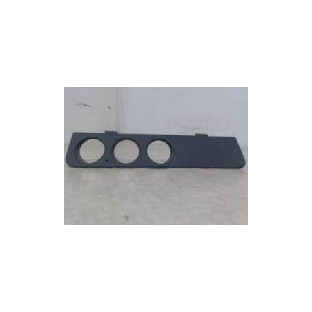 Console central (interieur plastique) PEUGEOT 205 PHASE 1 d’occasion