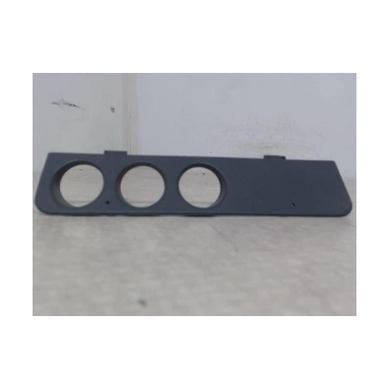 Console central (interieur plastique) PEUGEOT 205 PHASE 1 d’occasion