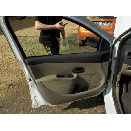 Garniture hayon RENAULT CLIO 3 PHASE 1 d’occasion
