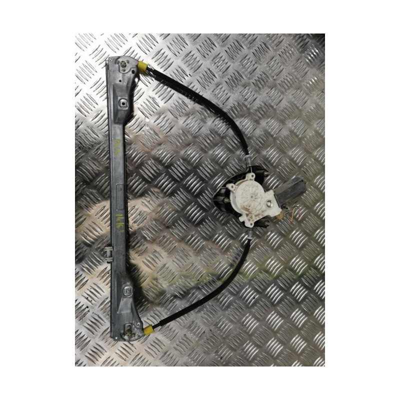 Leve vitre electrique avant gauche RENAULT CLIO 2 PHASE 2 d’occasion