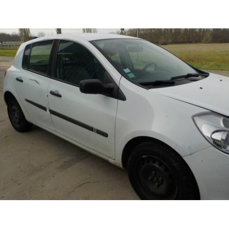 Garniture hayon RENAULT CLIO 3 PHASE 1 d’occasion