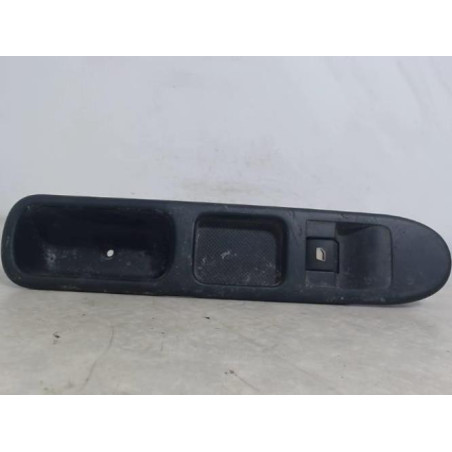 Interrupteur de leve vitre avant droit PEUGEOT 1.4 HDI 70 8V d’occasion
