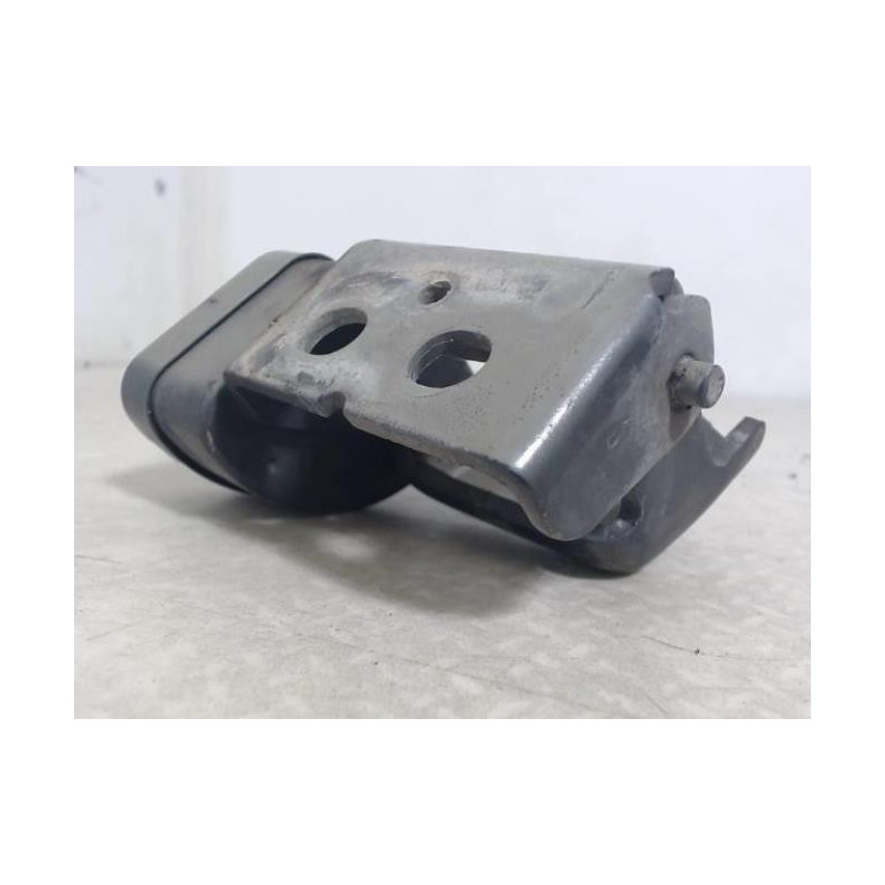 Charniere de porte avant droit RENAULT GRAND SCENIC 2 PHASE 1 d’occasion