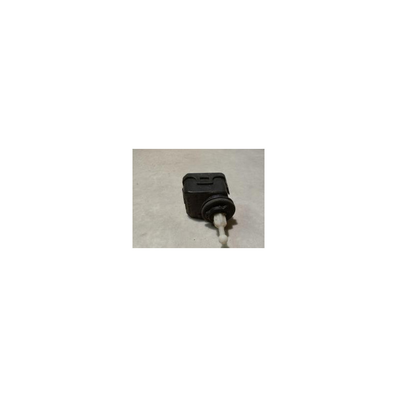 Commande de reglage hauteur de phare VOLKSWAGEN POLO 4 PHASE 1 d’occasion