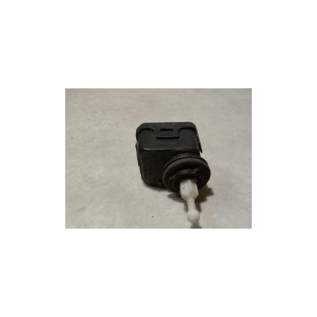 Commande de reglage hauteur de phare VOLKSWAGEN POLO 4 PHASE 1 d’occasion