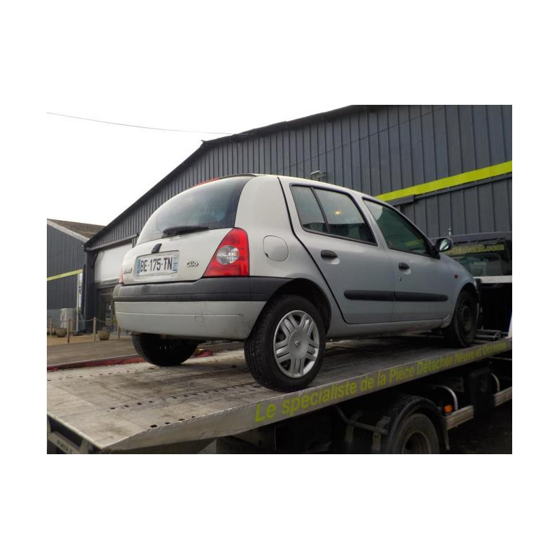 Poignee interieur avant droit RENAULT CLIO 2 PHASE 1 d’occasion