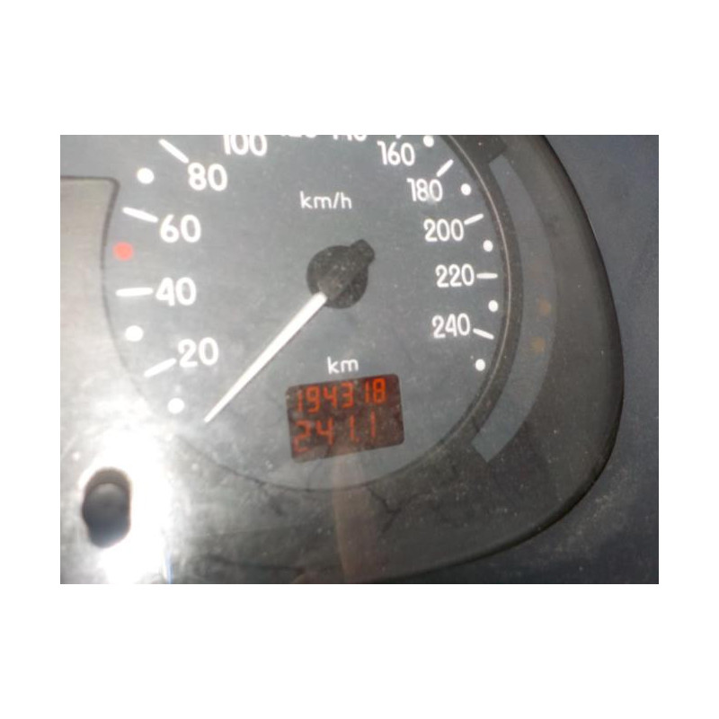 Poignee interieur avant droit RENAULT CLIO 2 PHASE 1 d’occasion