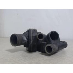 Boitier eau RENAULT CLIO 2 PHASE 1 d’occasion