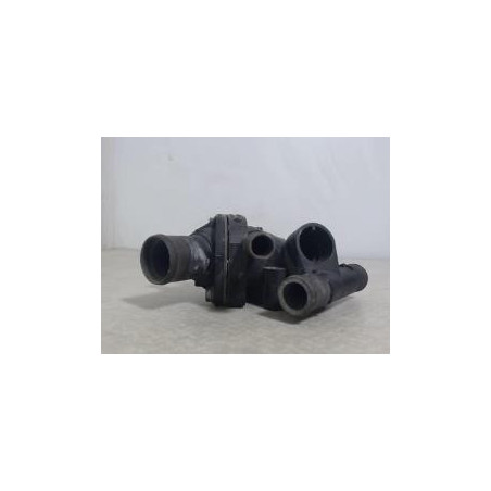 Boitier eau RENAULT CLIO 2 PHASE 1 d’occasion