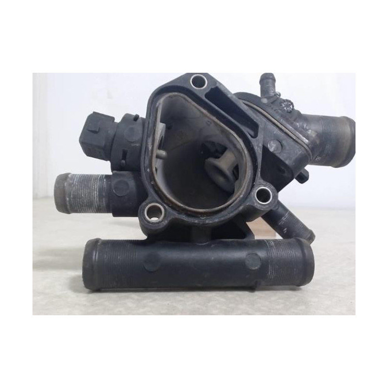 Boitier eau RENAULT CLIO 2 PHASE 1 d’occasion