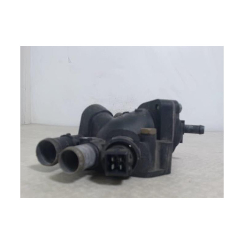 Boitier eau RENAULT CLIO 2 PHASE 1 d’occasion