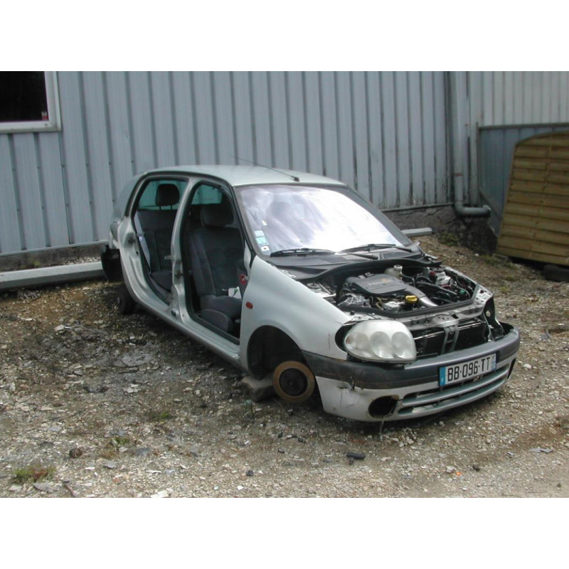 Boitier eau RENAULT CLIO 2 PHASE 1 d’occasion